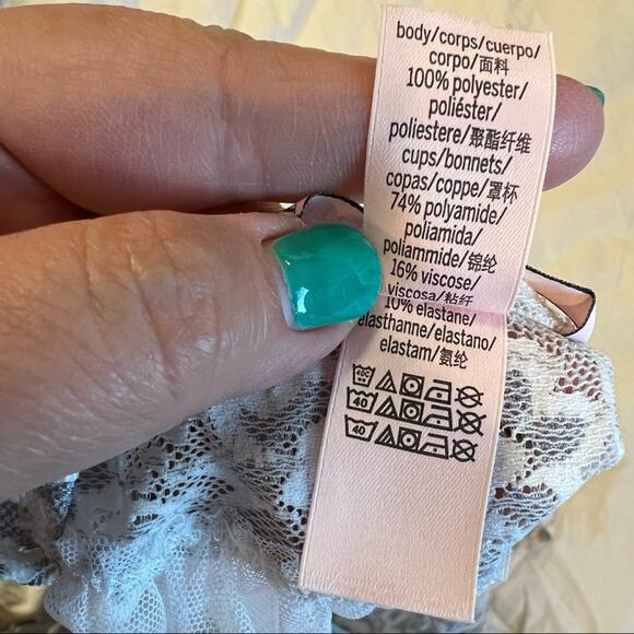 Victoria’s Secret Lace and Tulle Halter Chemise Size M - Picture 8 of 8